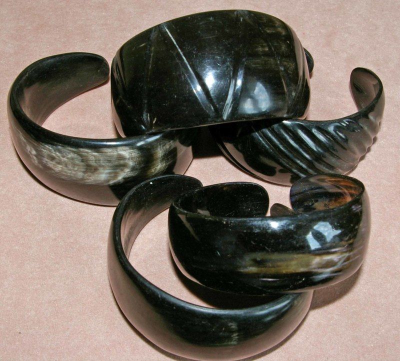 Les Bracelets - Bracelets en corne de zébu naturels foncés